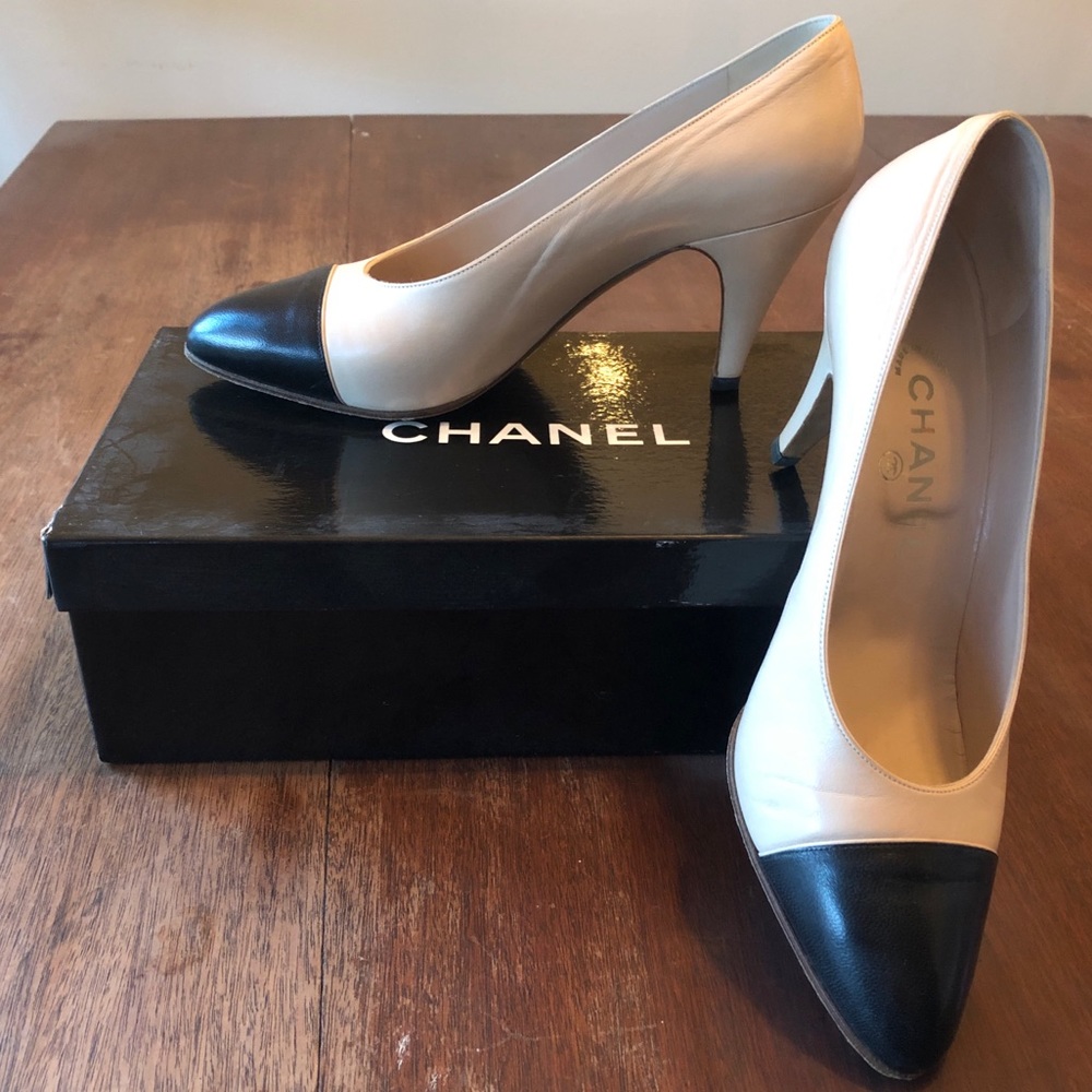 Classic Chanel Spectator Heels Cream w/Blk Toe Cap